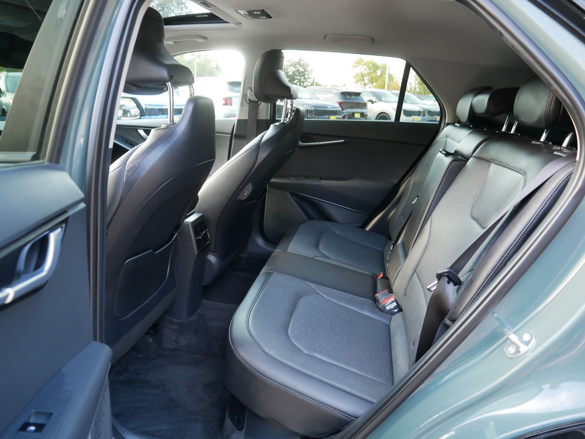 Certified 2025 Kia Niro SX Touring FWD image 35