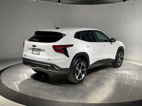 Used 2024 Chevrolet Trax RS w/ Driver Confidence Package image 11