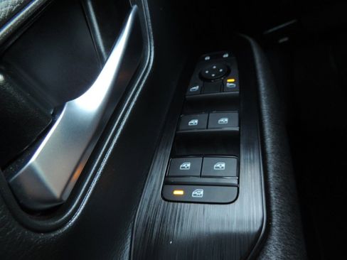 Used 2025 Nissan Kicks SV image 24