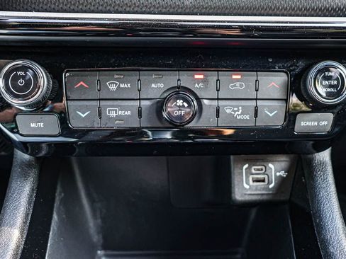 Used 2024 Jeep Compass Trailhawk image 34