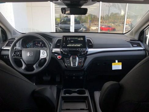Used 2023 Honda Odyssey Touring image 7