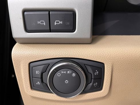 Used 2019 Ford F350 Lariat w/ Lariat Ultimate Package AWD/4WD image 3