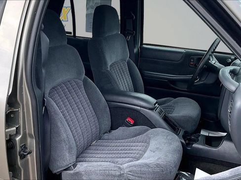 Used 2000 Chevrolet Blazer LS w/ LS Preferred Equipment Group AWD/4WD image 27