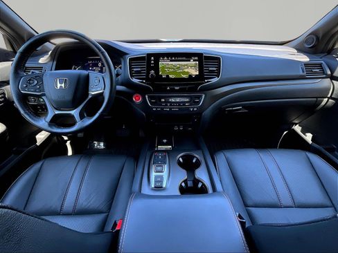 Used 2025 Honda Passport TrailSport image 7