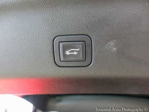 Certified 2024 Cadillac Escalade Sport w/ LPO, ONYX Package image 25