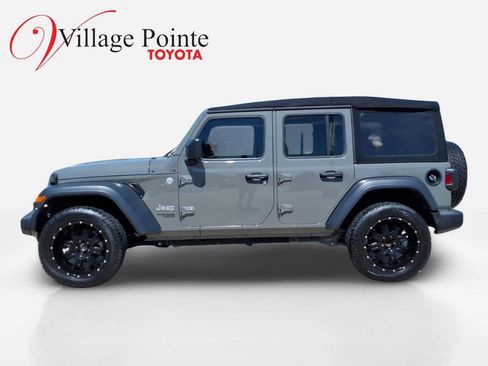 Used 2018 Jeep Wrangler Unlimited Sport S AWD/4WD image 2