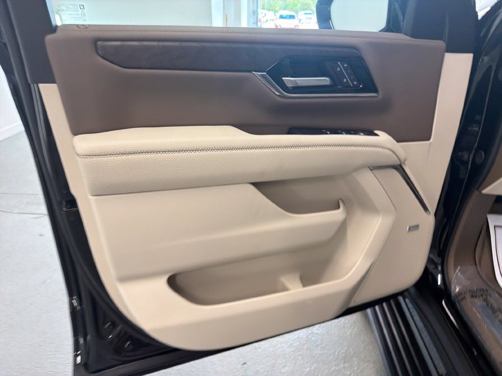 New 2026 GMC Yukon Denali w/ Denali Reserve Package RWD image 13