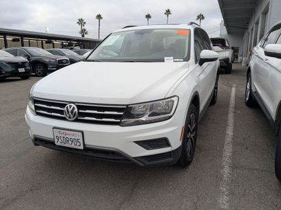 Used 2021 Volkswagen Tiguan SE w/ Panoramic Sunroof Package