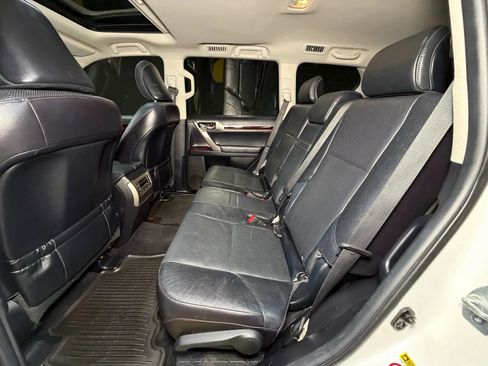 Used 2014 Lexus GX 460 w/ Premium Package image 19