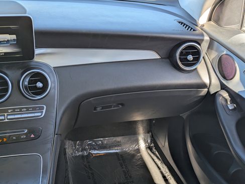 Used 2019 Mercedes-Benz GLC 300 image 15