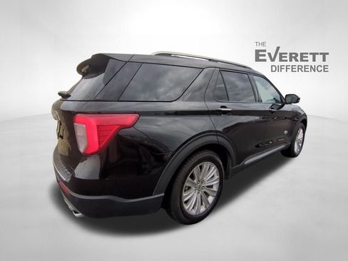 Used 2022 Ford Explorer King Ranch w/ Premium Technology Package image 4