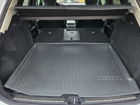 Used 2023 Volvo XC60 B5 Core image 20