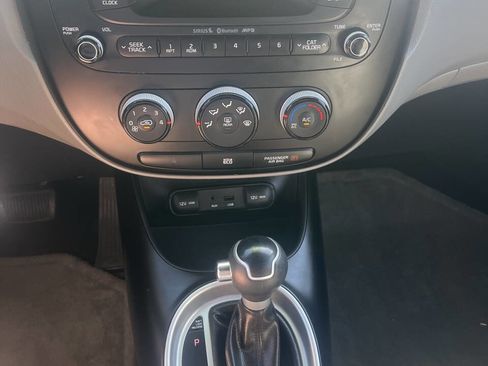 Used 2015 Kia Soul image 35