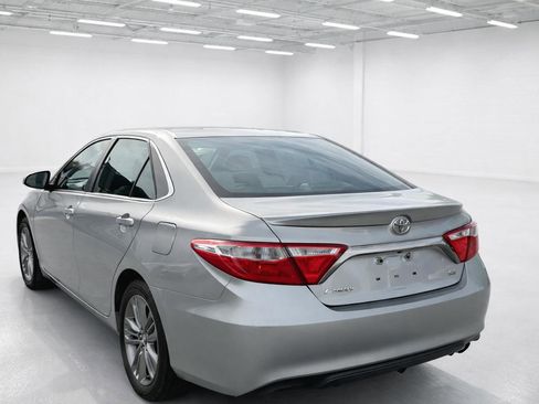 Used 2017 Toyota Camry SE image 8