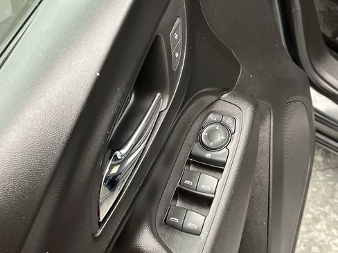 Used 2019 Chevrolet Equinox LT image 7