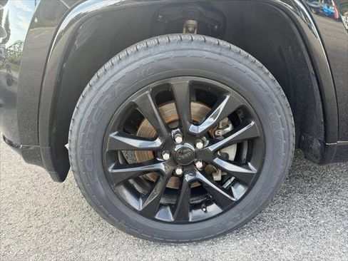 Certified 2021 Jeep Grand Cherokee Laredo X image 24