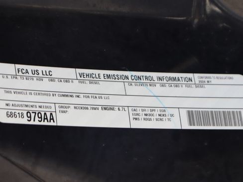 Used 2024 RAM 3500 Tradesman w/ Chrome Appearance Group AWD/4WD image 14