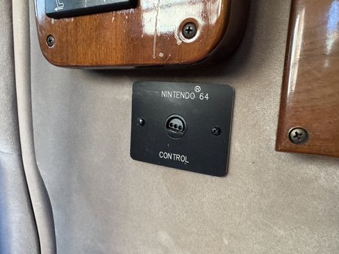 Used 1999 Chevrolet Express 1500 w/ Convenience Pkg image 30