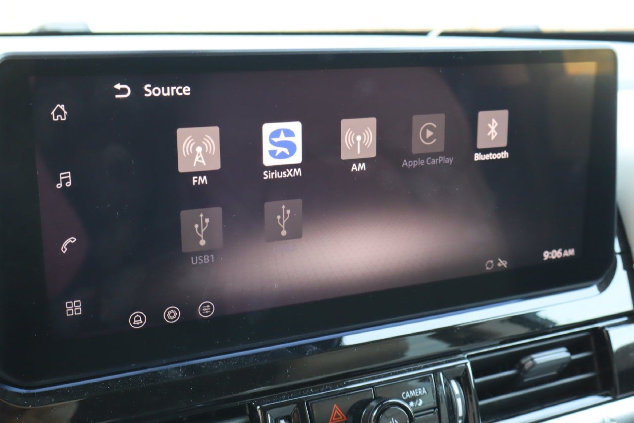 Used 2026 Nissan Pathfinder SL FWD image 9