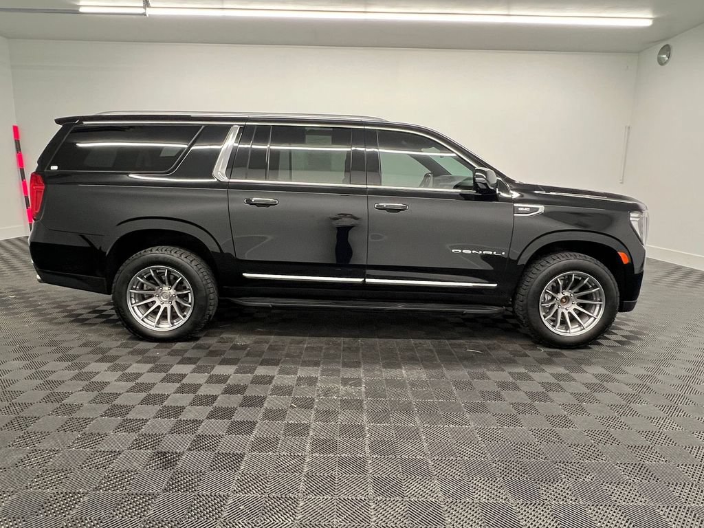 Used 2024 GMC Yukon XL Denali AWD/4WD image 7