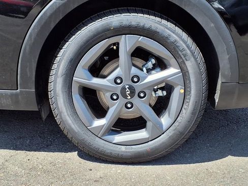 Used 2025 Kia K4 LXS image 7