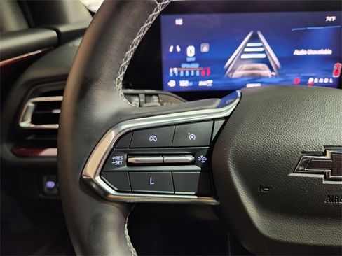 Used 2024 Chevrolet Traverse Z71 image 27