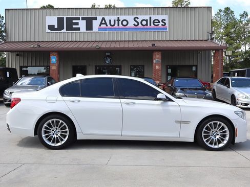 Used 2015 BMW 750i RWD image 8