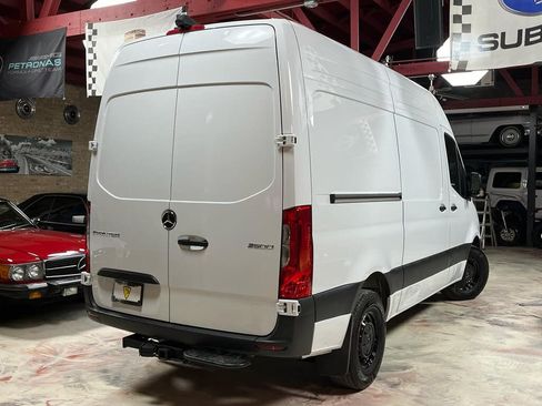 Used 2025 Mercedes-Benz Sprinter 2500 image 4