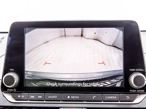 Used 2022 Nissan Altima 2.5 SV FWD image 12