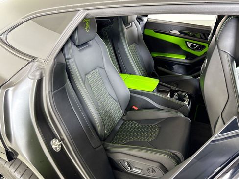 Used 2022 Lamborghini Urus AWD/4WD image 29