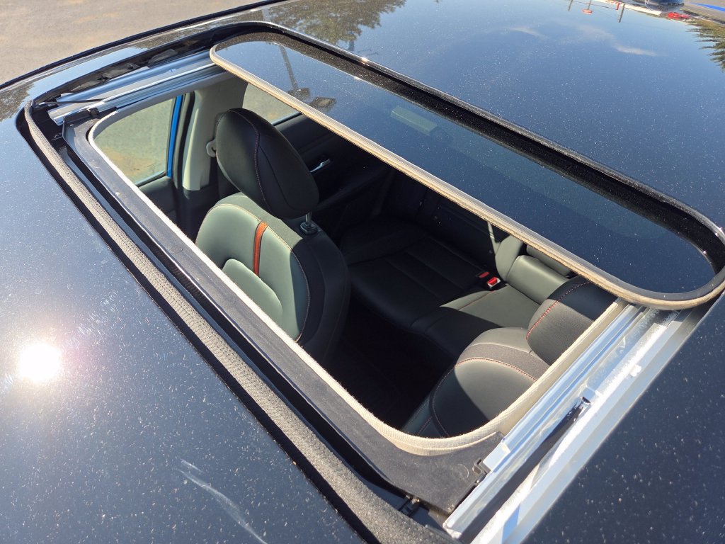 Certified 2025 Nissan Sentra SR w/ SR Premium Package FWD image 3