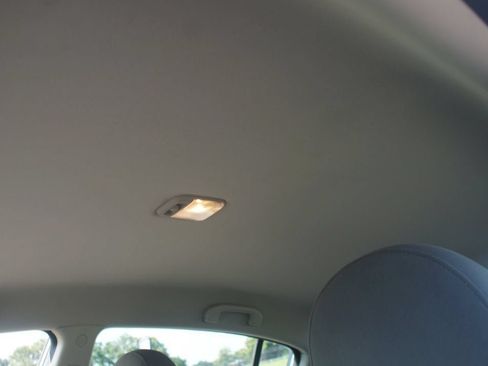 Used 2010 Nissan Sentra 2.0 S FWD image 6