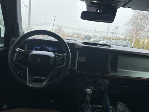 Used 2021 Ford Bronco Outer Banks image 6