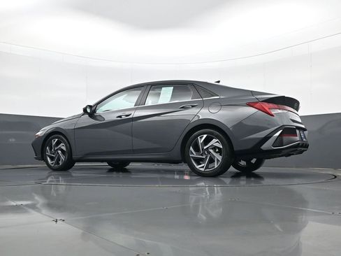 Certified 2025 Hyundai Elantra Limited w/ Cargo Package FWD image 27