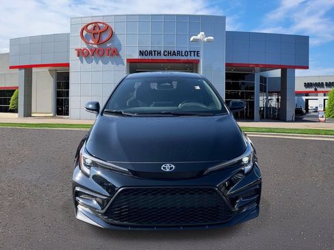 Used 2025 Toyota Corolla SE FWD image 3