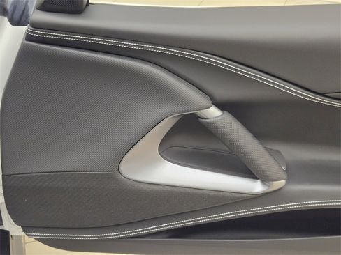 Used 2022 Ferrari 812 GTS image 27