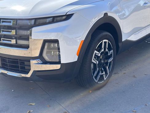 Certified 2025 Hyundai Santa Cruz Limited image 7