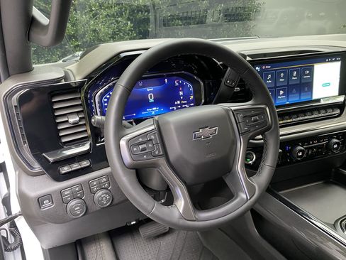 Used 2026 Chevrolet Silverado 2500 ZR2 w/ LPO, Dark Essentials Package AWD/4WD image 18