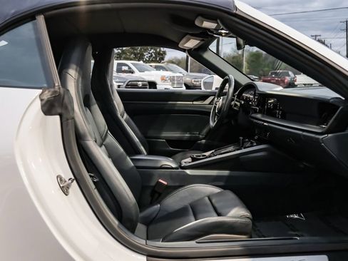 Used 2020 Porsche 911 Carrera 4S image 33