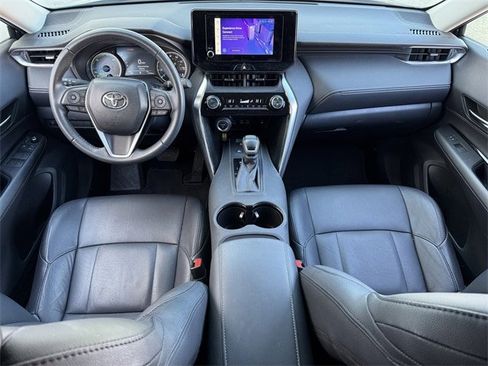 Used 2023 Toyota Venza LE image 10