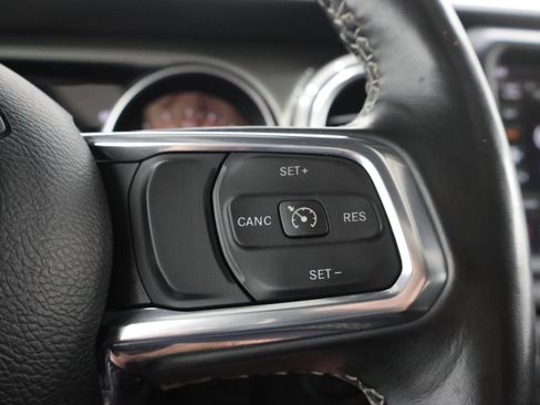 Used 2022 Jeep Wrangler Unlimited Sahara w/ LED Lighting Group AWD/4WD image 12