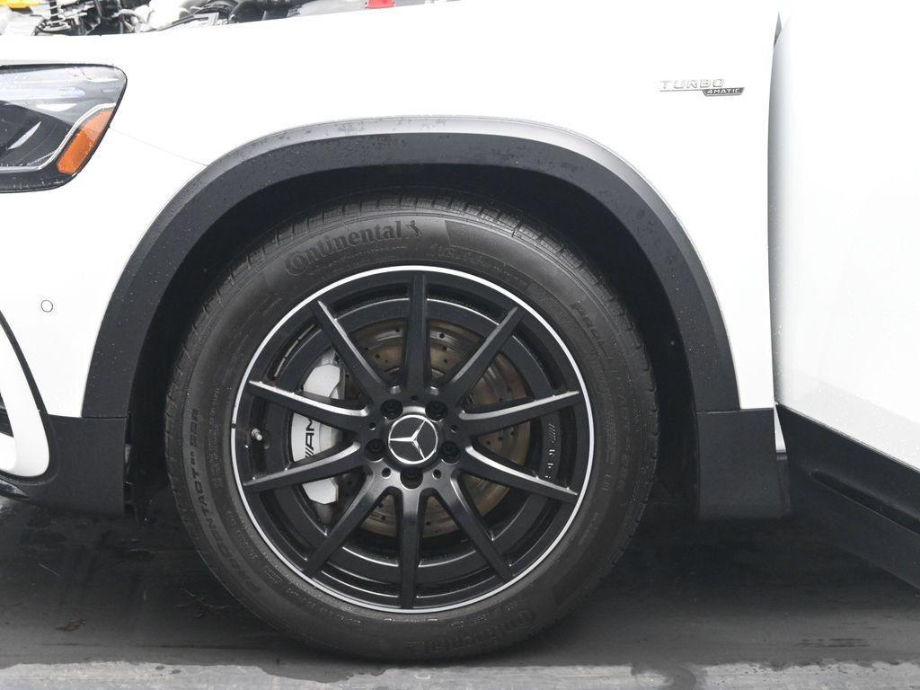 Used 2025 Mercedes-Benz GLB 35 AMG 4MATIC image 32