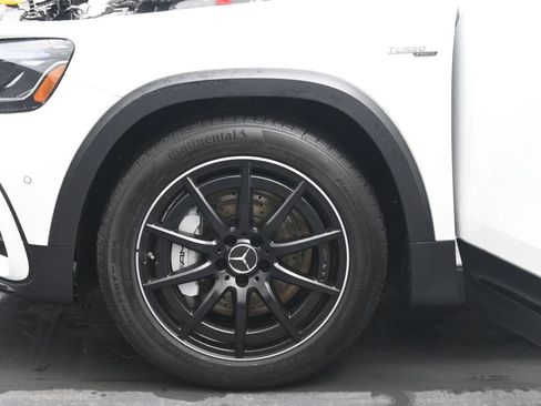 Used 2025 Mercedes-Benz GLB 35 AMG 4MATIC image 32