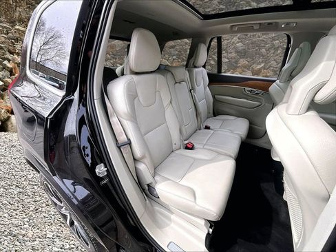 Used 2021 Volvo XC90 T6 Momentum w/ Protection Package Premier AWD/4WD image 24