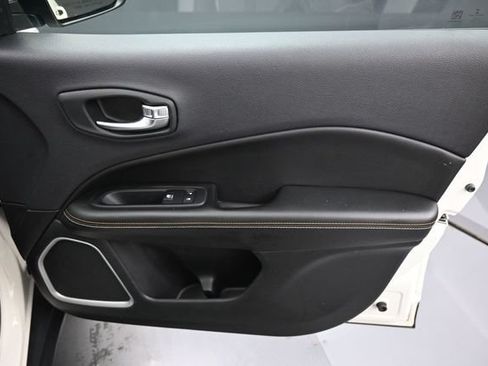 Used 2018 Jeep Compass Latitude w/ Popular Equipment Group FWD image 34