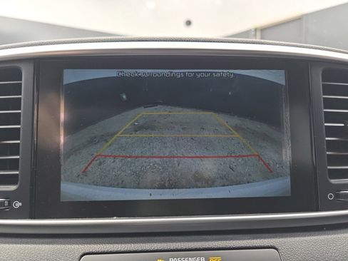 Used 2020 Kia Sportage LX FWD image 24