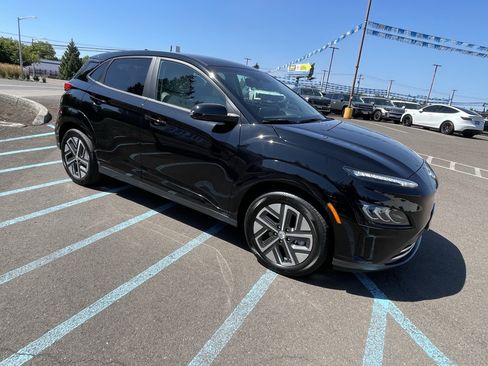 Certified 2023 Hyundai Kona Limited FWD image 7