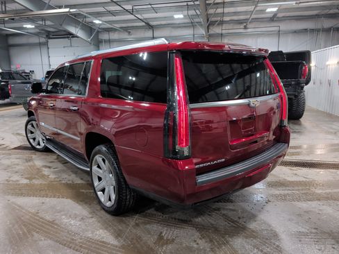 Used 2020 Cadillac Escalade ESV Luxury image 4