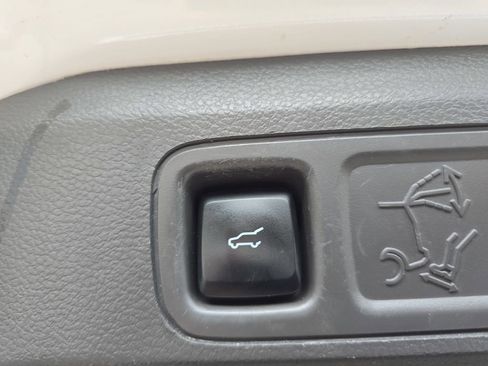 Used 2019 Ford Expedition Limited w/ Equipment Group 302A RWD image 16