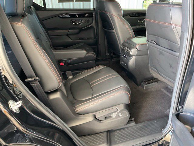 Used 2024 Honda Pilot TrailSport image 24